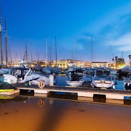 ラゴス10A - Marina Mirror Harbourアパートメント エクステリア 写真